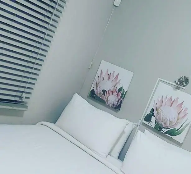 اتاق لوکس, Twenty4ten Guesthouse