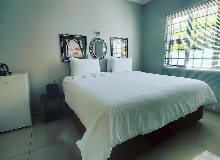 اتاق لوکس, Twenty4ten Guesthouse