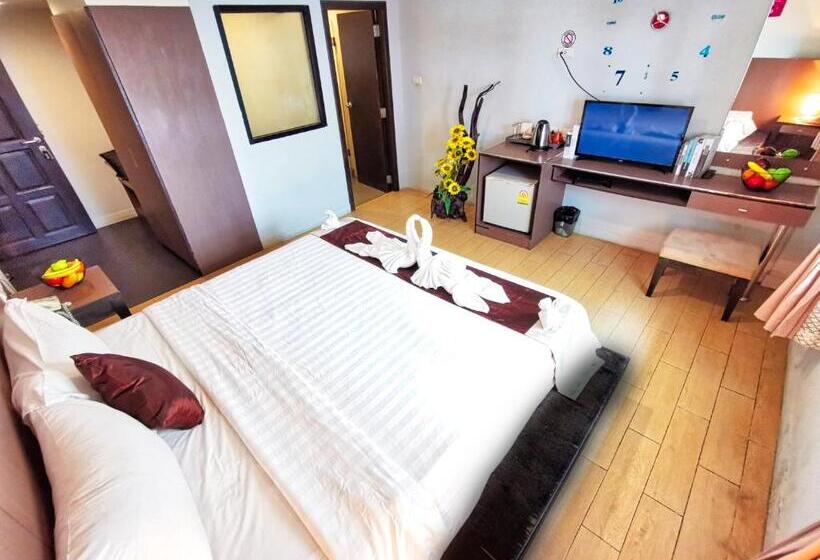 סטודיו דלוקס, Scandia Beach