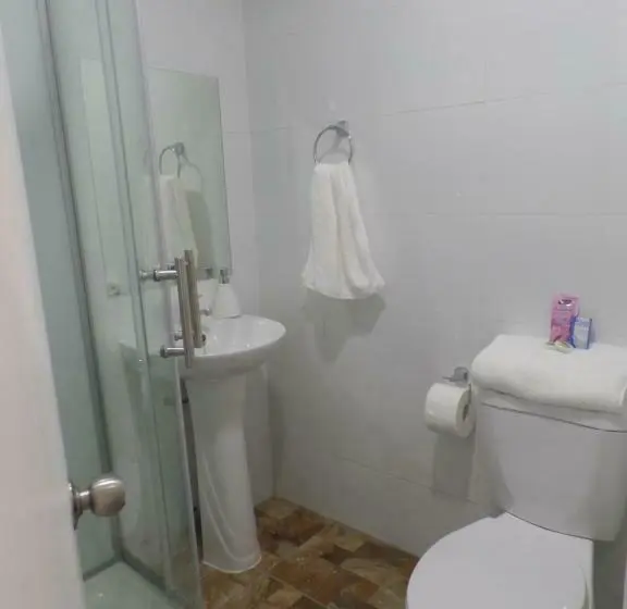 اتاق استاندارد یک نفره, Carolina Hostal