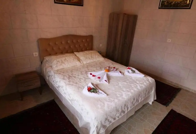 اتاق لوکس, Epoch Stone House