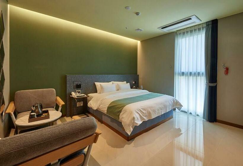 חדר דלוקס, Gimpo Stavia