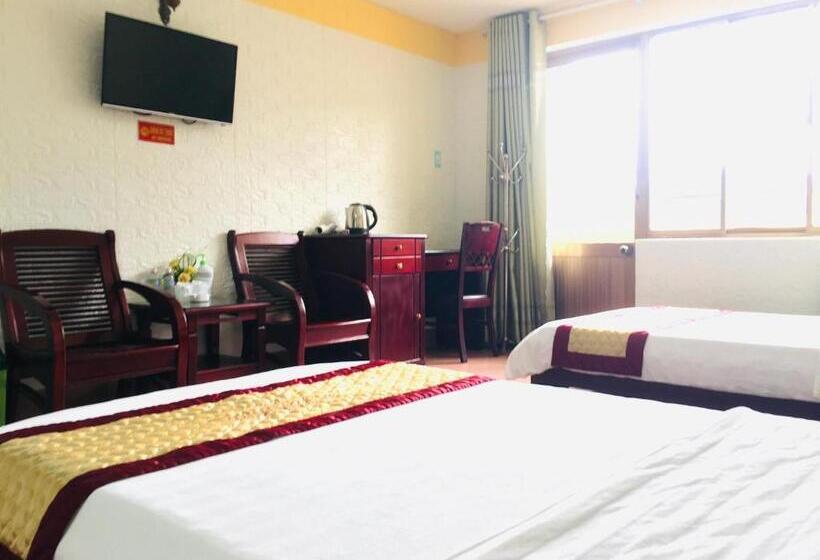 Standard Kolmen Hengen Huone, Khách Sạn Bình Dương