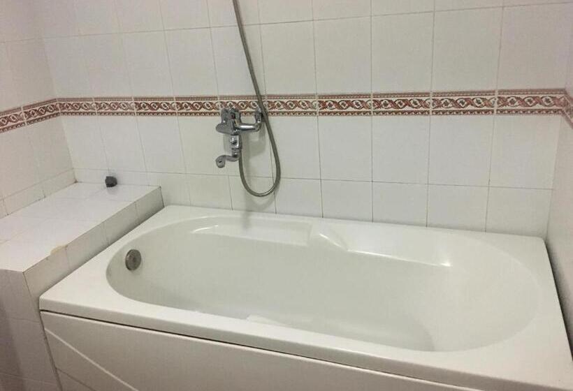 Standard Neljän Hengen Huone Merinäkymä, Khách Sạn Bình Dương