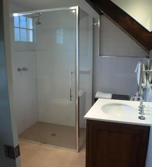 استودیوی استاندارد, Bon Accord Luxury Accommodation