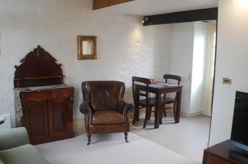 استودیوی استاندارد, Bon Accord Luxury Accommodation