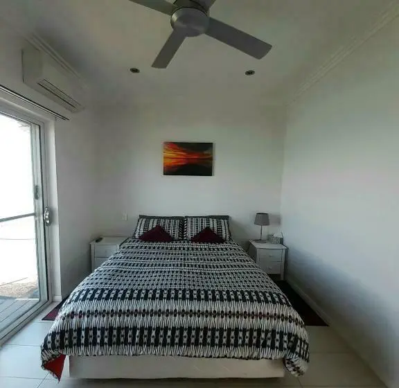 オーシャンビューの１ベッドルームビラ, Pelican Point Waterfront Resort Formerly Carnarvon Beach Retreat