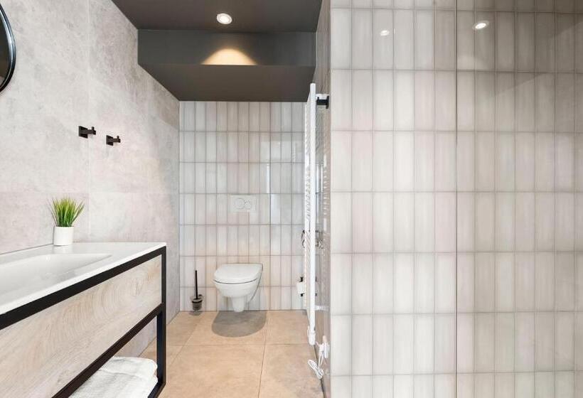 Полулюкс, Suites Boulevard 17