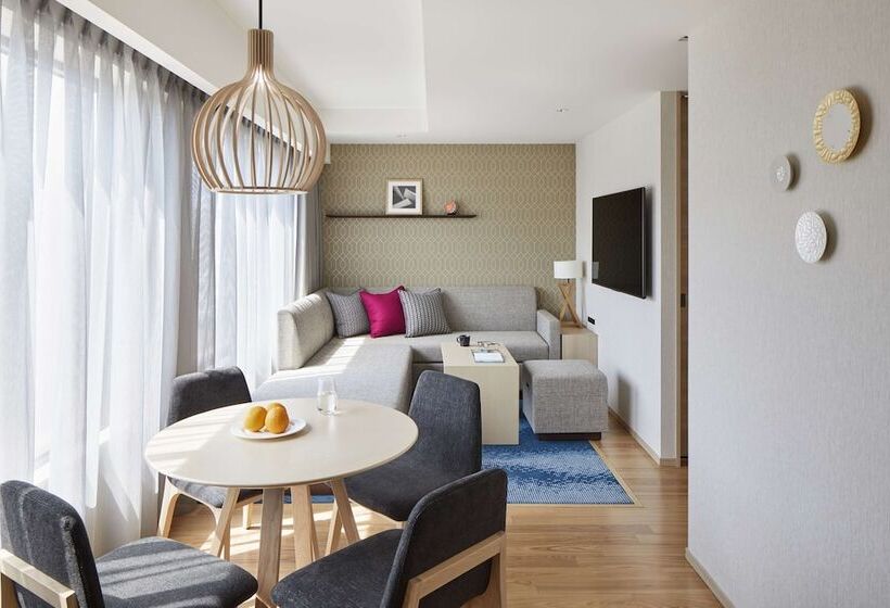 Люкс, Hyatt House Kanazawa