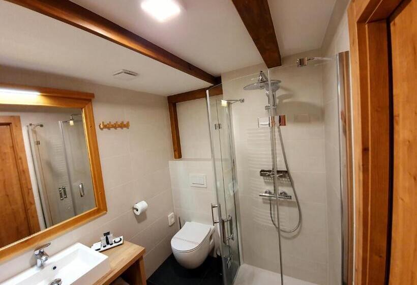 Superior Familie Værelse, Kortus