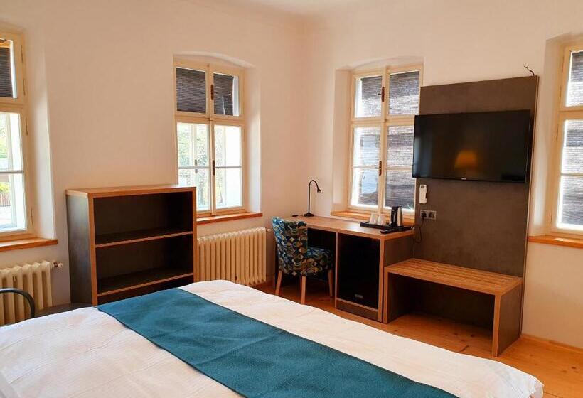 Standard Værelse, Kortus