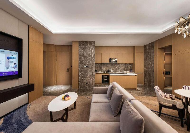 Deluxe Suite King Bed, Mercure Shenzhen Longgang