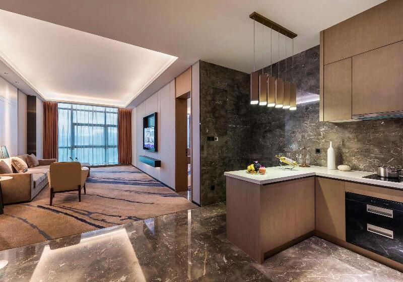 Deluxe Suite King Bed, Mercure Shenzhen Longgang