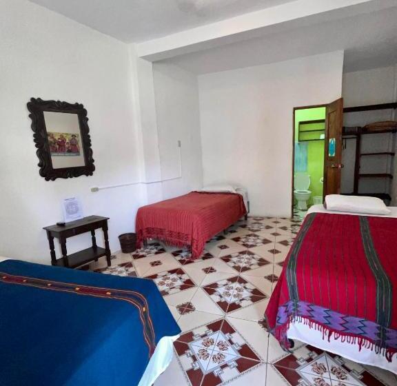 اتاق استاندارد سه نفره, Posada Gutierrez