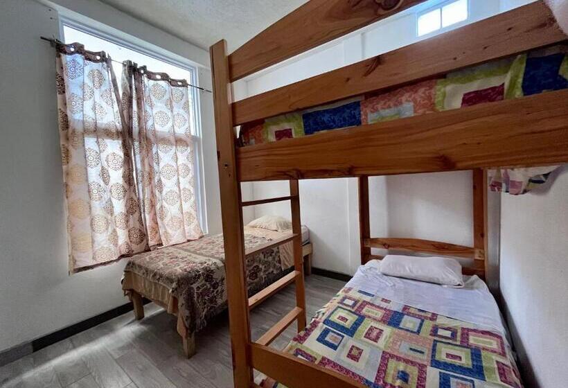 اتاق استاندارد سه نفره, Posada Gutierrez