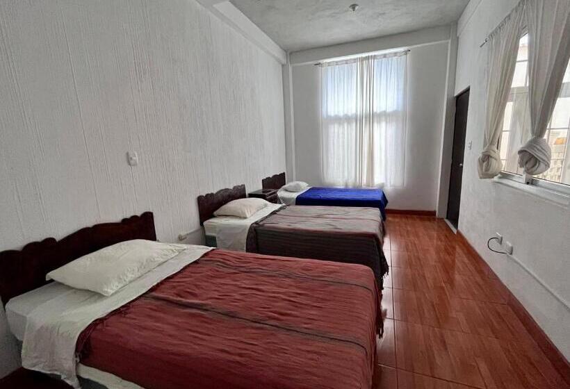 اتاق راحتی سه تخته, Posada Gutierrez