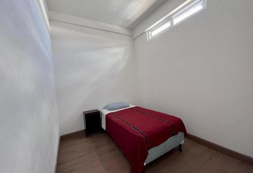 اتاق لوکس خانوادگی, Posada Gutierrez