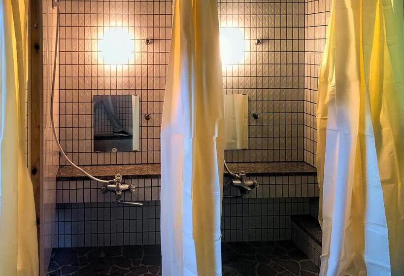 バス共有のスタンダードルーム, Red Fox Lodge Myoko