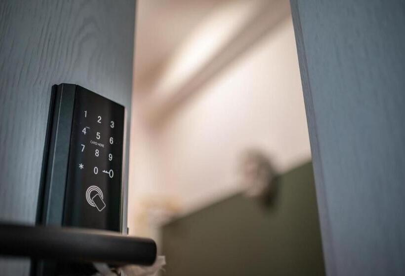 سوئیت با تخت بزرگ, Stil Oldtown