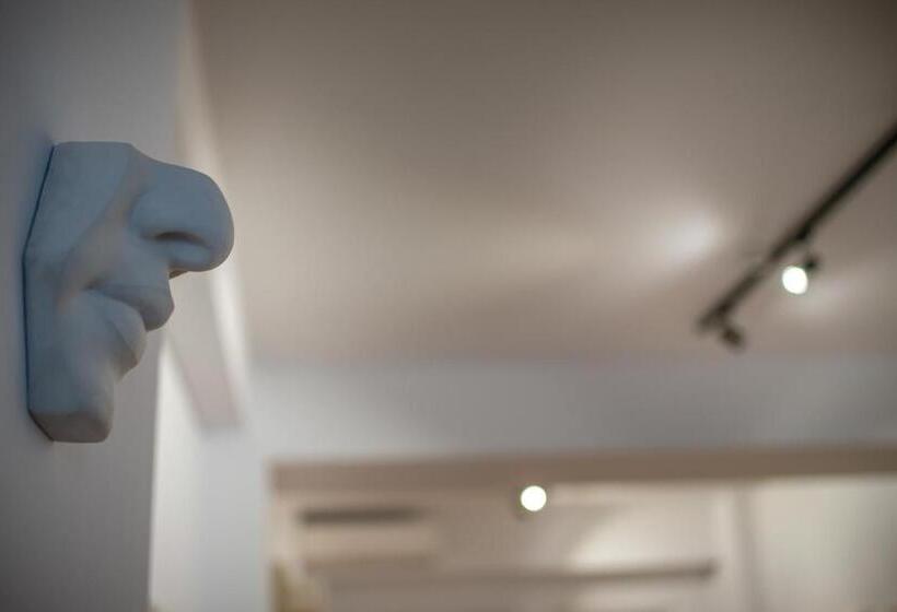 سوئیت با تخت بزرگ, Stil Oldtown