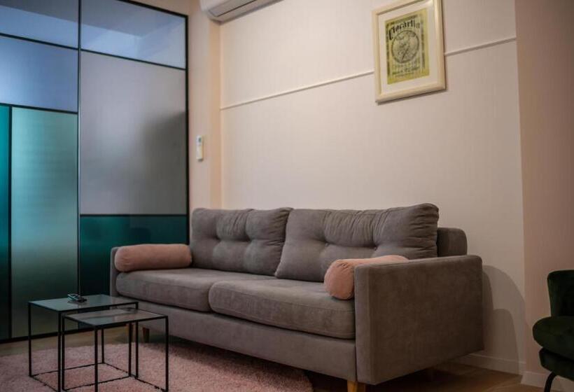 سوئیت با تخت بزرگ, Stil Oldtown