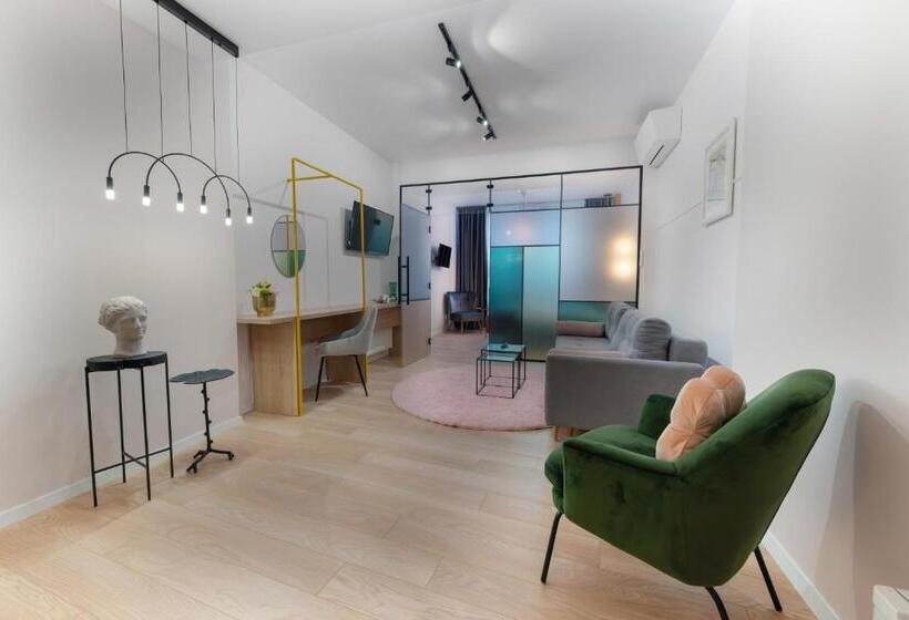 سوئیت با تخت بزرگ, Stil Oldtown