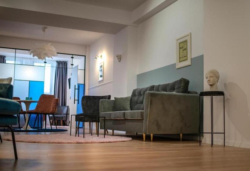 سوئیت با تخت بزرگ, Stil Oldtown