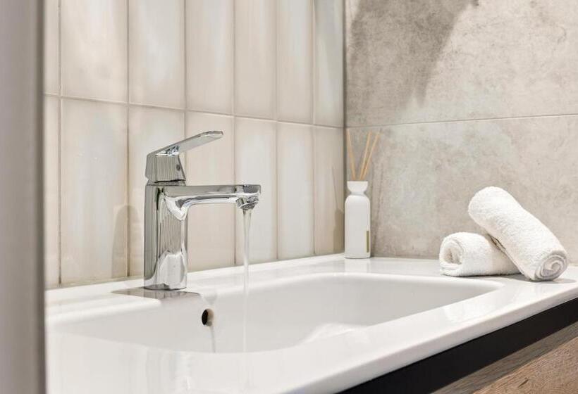 סוויטת ג'וניור עם מרפסת, Suites Boulevard 17