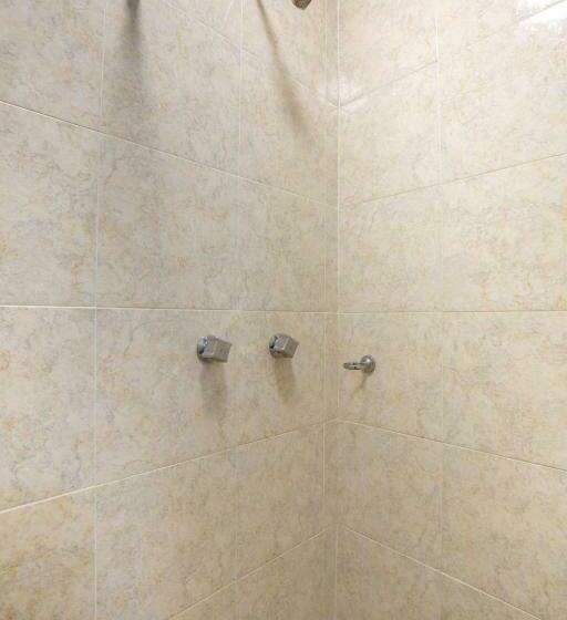 اتاق استاندارد سه نفره, Villa Hermosa