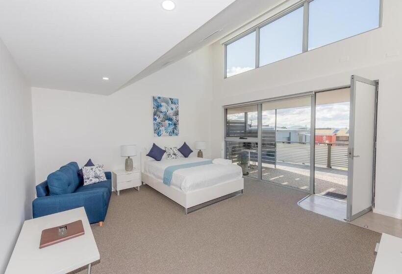 חדר סטודיו סטנדרד, The Hub Bicheno