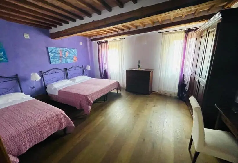 Quarto Triplo Comfort, Il Corso