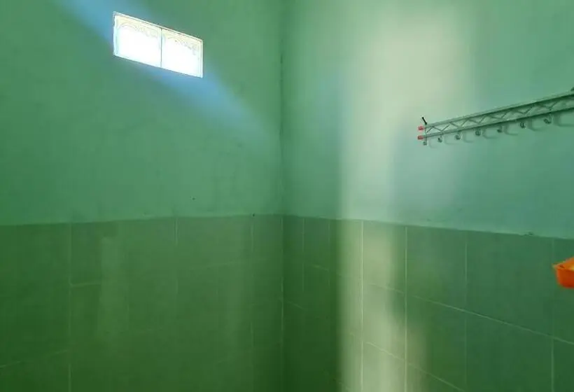 エコノミールーム, Spot On 93020 Rumah Singgah Ganjuran