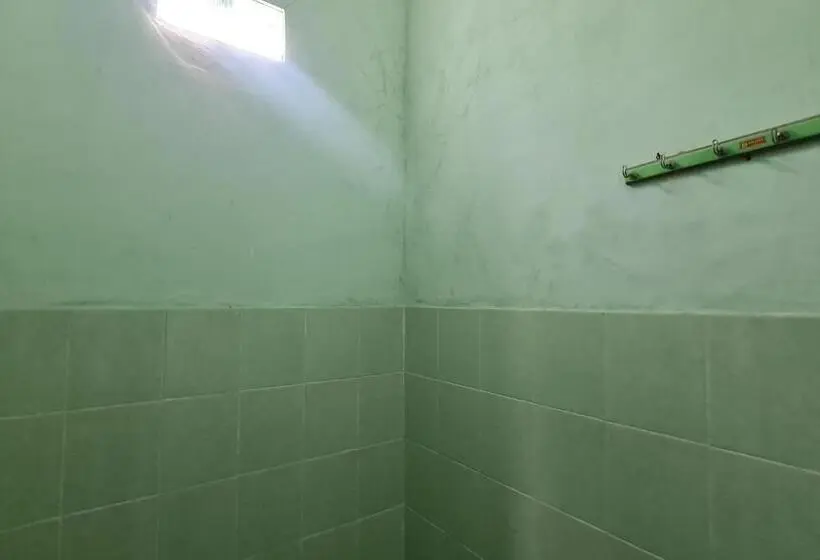 スタンダードルーム, Spot On 93020 Rumah Singgah Ganjuran