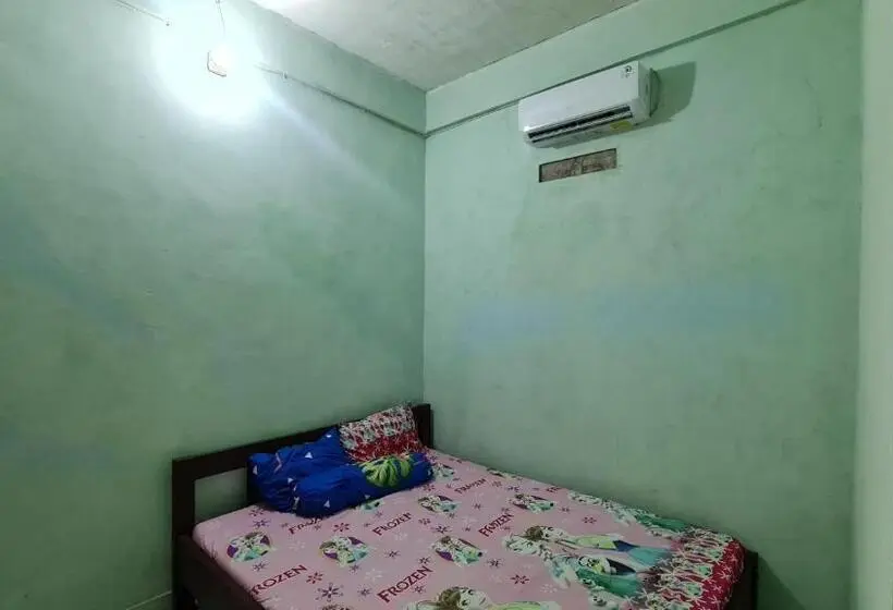 スタンダードルーム, Spot On 93020 Rumah Singgah Ganjuran