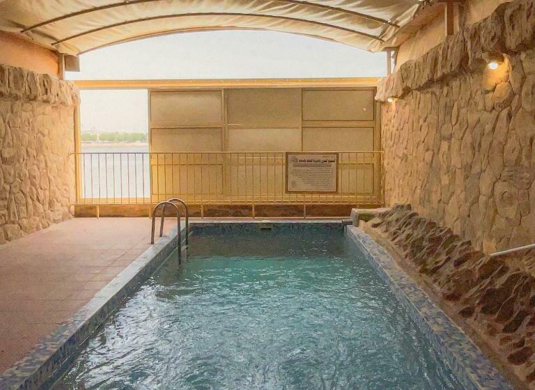 کلبه ییلاقی, Sea Club Resort