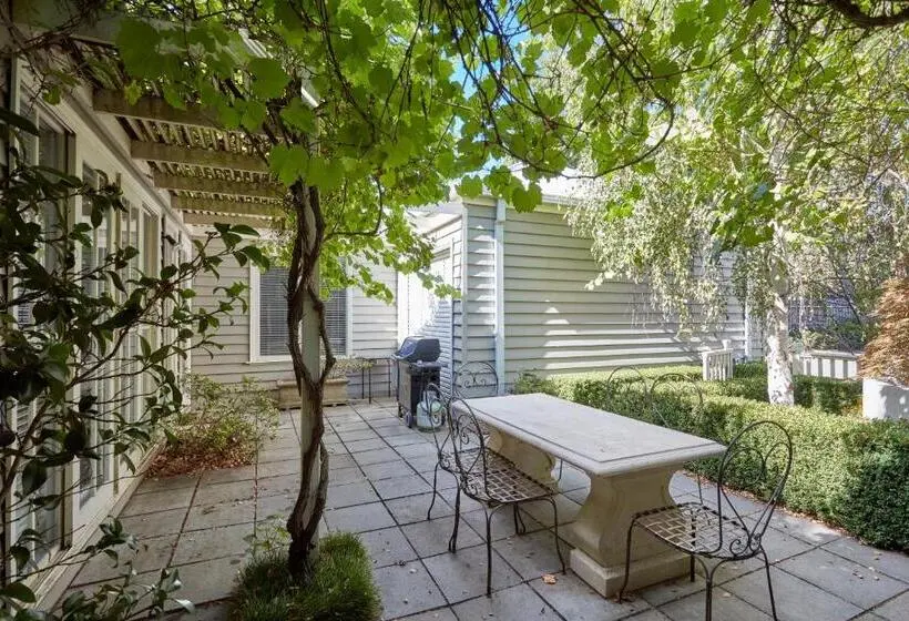 ２ベッドルームハウス, Mews Cottages