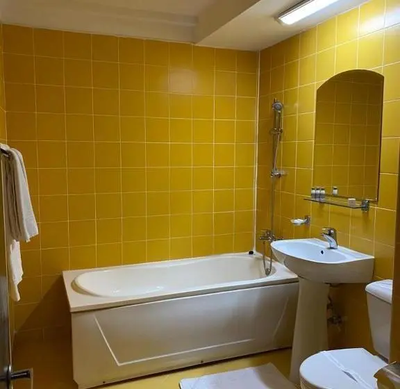 سوییت, Miraj   Restaurant & Sauna & Biliard