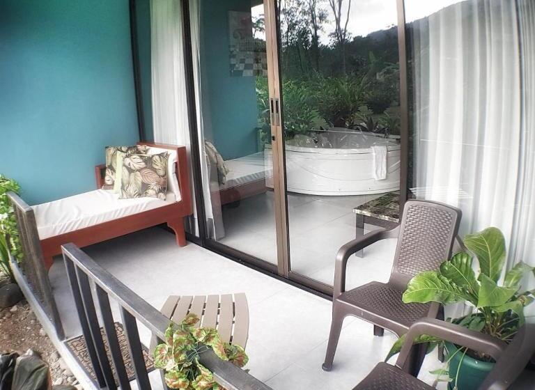 豪华套房, Yellow Tree Suites