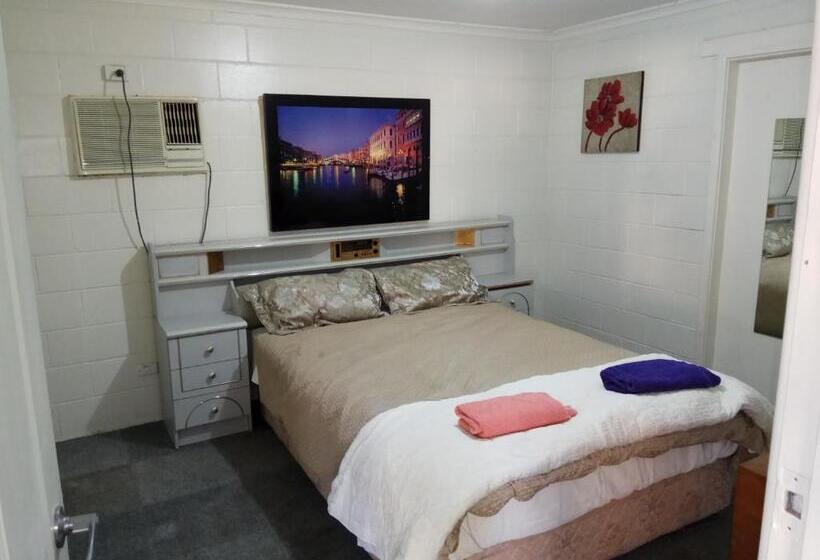 خانه 3 خوابه, Burt St Gardens