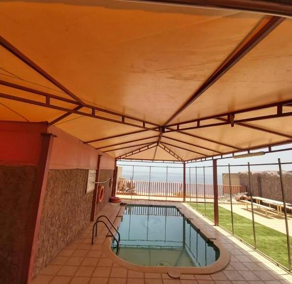 کلبه ییلاقی, Sea Club Resort