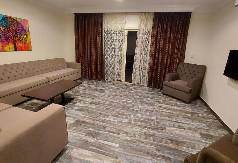 کلبه ییلاقی, Sea Club Resort