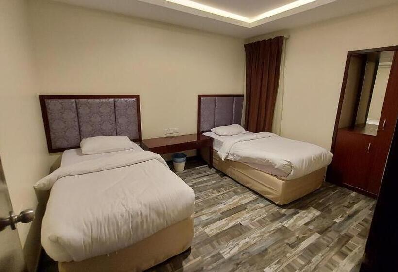 کلبه ییلاقی, Sea Club Resort