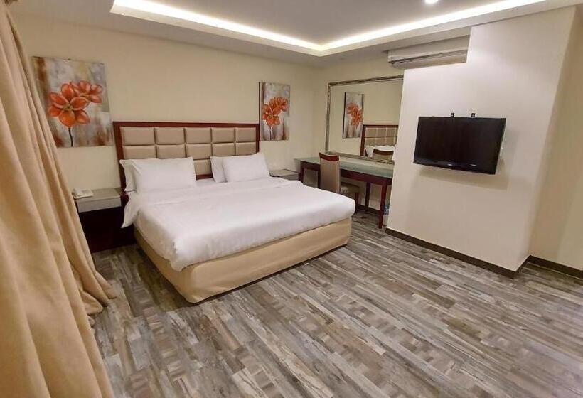 کلبه ییلاقی, Sea Club Resort