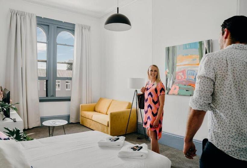 家庭间, The Victoria Hotel Bathurst