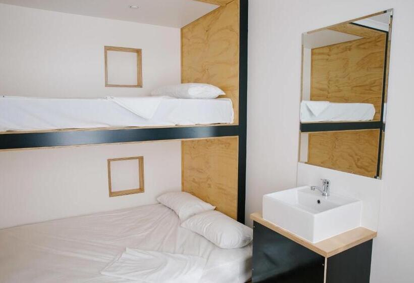 חדר סטנדרט, Woopi Backpackers