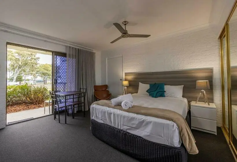 バルコニー付きスタンダードルーム, Bribie Waterways Motel