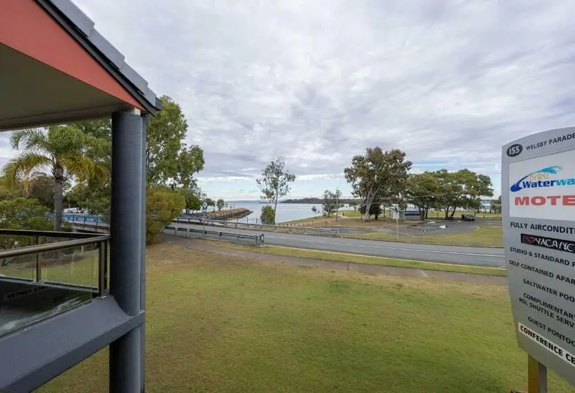 バルコニー付きスタンダードルーム, Bribie Waterways Motel