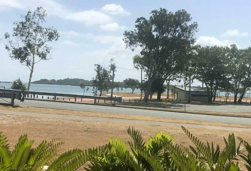 バルコニー付きスタンダードルーム, Bribie Waterways Motel