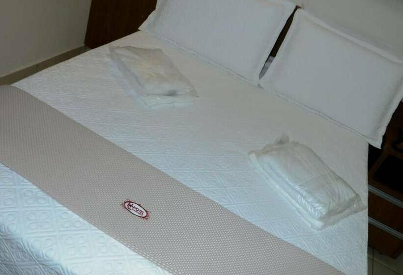 标准单人间, Camaro