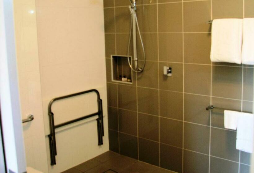 스위트 킹사이즈 침대, Chaucer Palms Boutique B&b